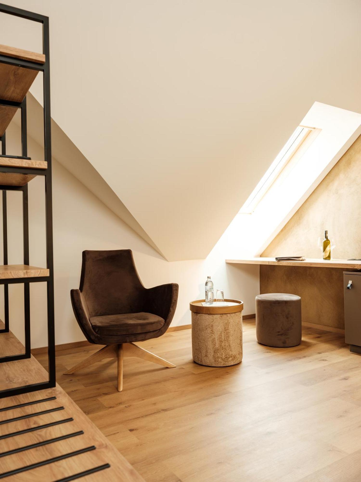 Hotel Neustifter Poysdorf Bagian luar foto