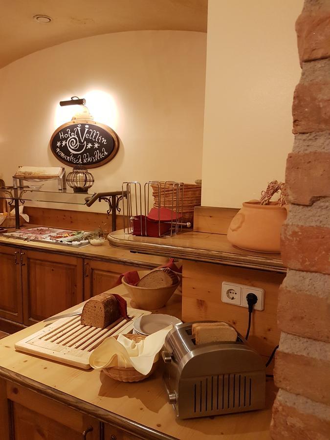 Hotel Neustifter Poysdorf Bagian luar foto