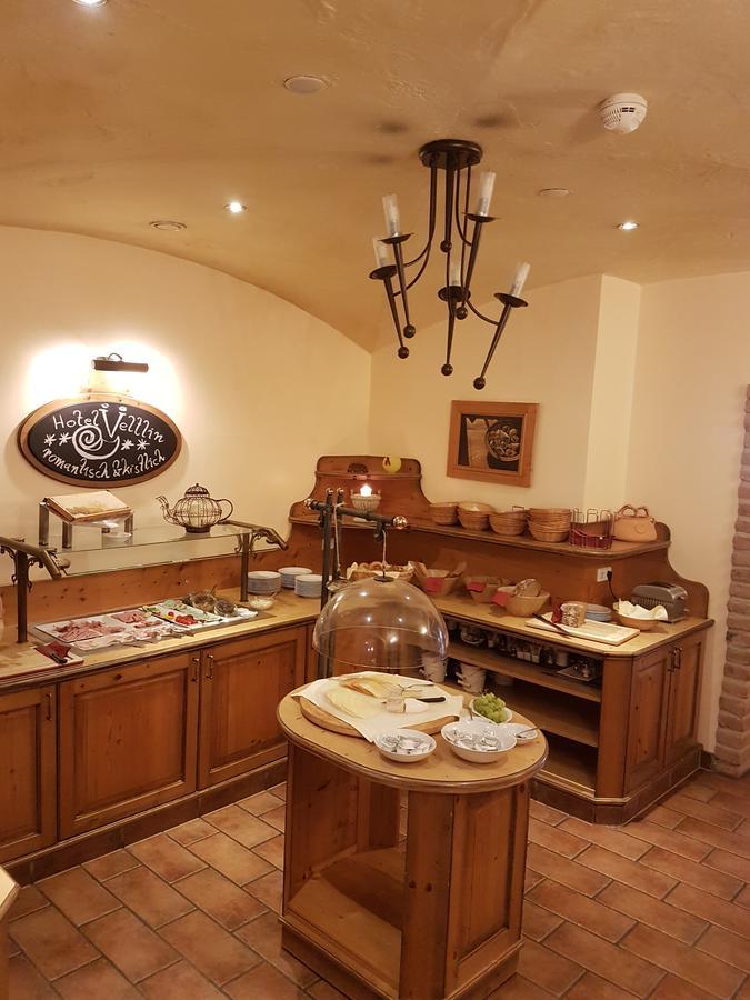 Hotel Neustifter Poysdorf Bagian luar foto