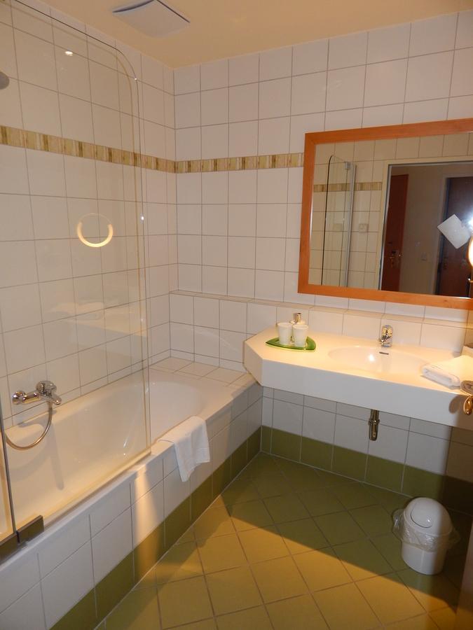 Hotel Neustifter Poysdorf Bagian luar foto