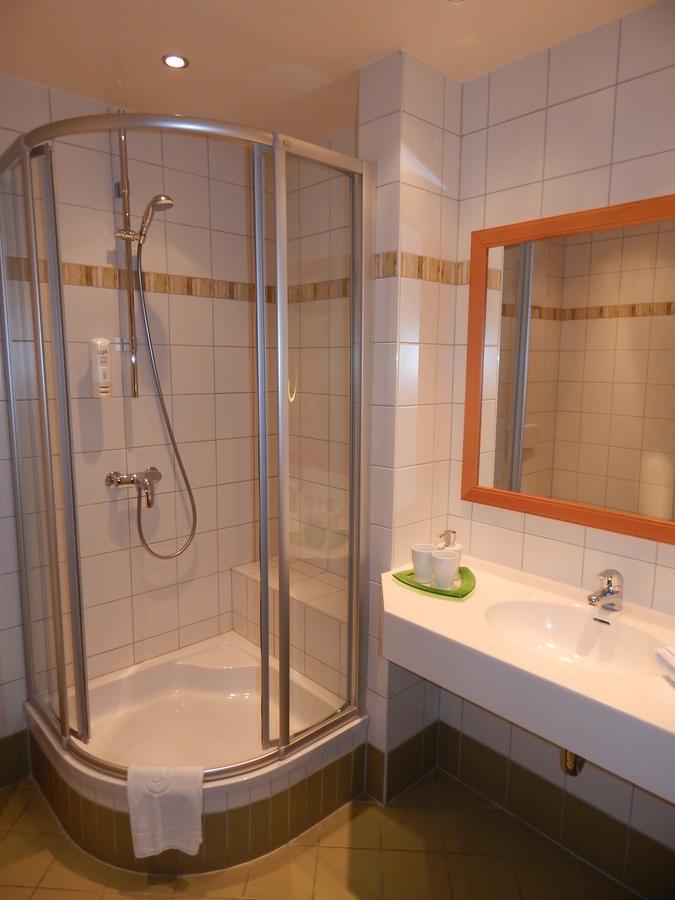 Hotel Neustifter Poysdorf Bagian luar foto