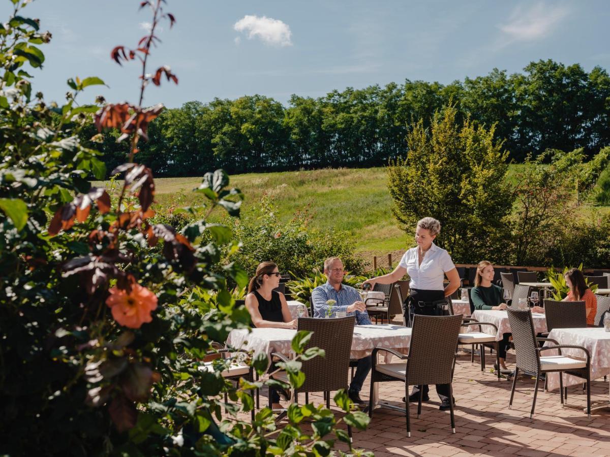 Hotel Neustifter Poysdorf Bagian luar foto